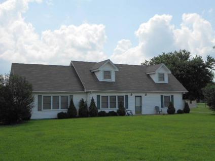 $219,900
Bowling Green 3BA, 5 bedrooms & a bonus, on 5.00+/- acres in