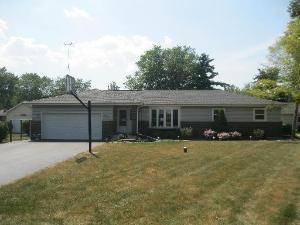 $219,900
New Lenox 3BR 2BA, This beautiful home features a true ranch