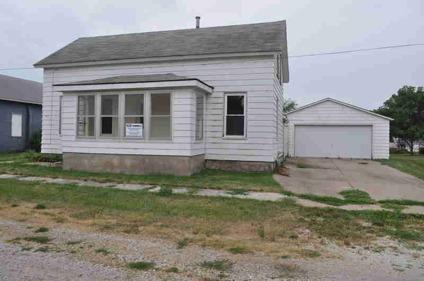 $21,900
163 W 2nd Ave, Woodhull, IL 61490