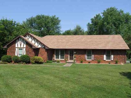 $224,900
Bowling Green 4BR 3BA, Move-in ready! Large family home in