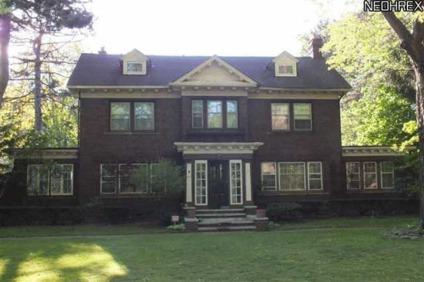 $225,000
Needs love and longs be restored to it's magnificence!Buyer to assume all City