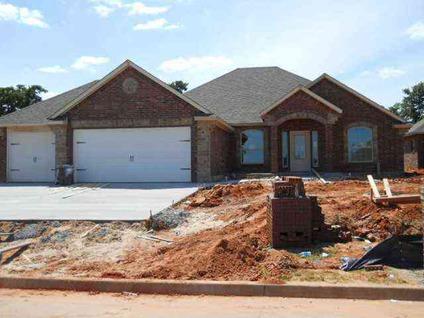 $226,900
Choctaw 4BR 2BA, Single Family in Midwest City