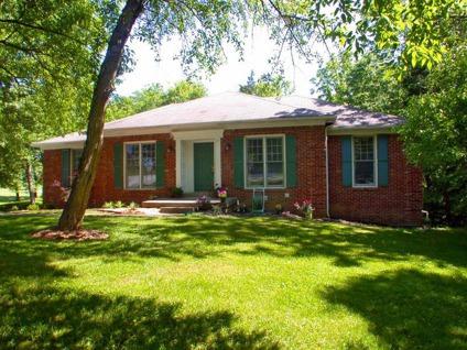 $229,900
OPEN HOUSE, Sunday June 17th 2-4pm. NEW PRICE