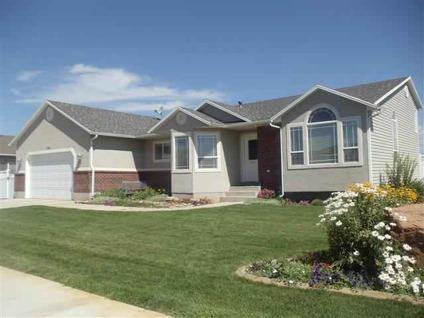 $235,000
Roosevelt 5BR 3BA, This is a California Rambler style home