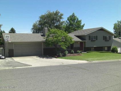 $239,000
Yakima Real Estate Home for Sale. $239,000 4bd/1.50ba. - Nancy Nulph of