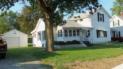 $23,000
Kendallville, Don't miss this nice home with a main level