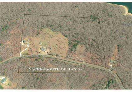 $23,900
5 acres near the lake with good building sight. Great neighborhood with fine