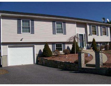 $240,000
Webster, IMMACULATE 8 RM Three BR Two FULL BA SPLIT IN SUPERIOR