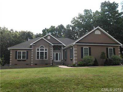 $249,000
Statesville 3BR 2BA, Gated waterfront community with boat