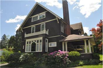 $249,000
Wow- Classic Mahantongo Street Property