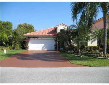 $249,900
Coconut Creek 3BR 2BA, Beautiful lakefront home with formal