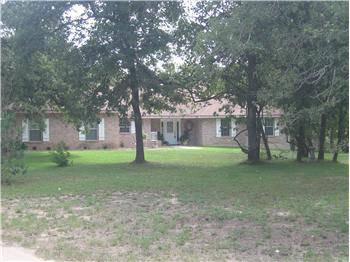 $249,900
Country Living in this Floresville Beauty