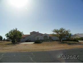 $249,900
Kingman 3BR 3BA, Large home on 1 acre lot located in