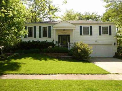 $249,900
Naperville 3BR 2BA, Large family room with walkout doors to