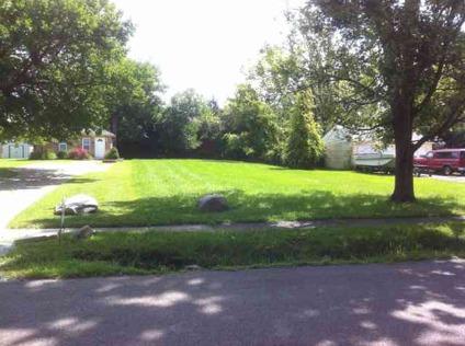 $24,000
Quick close on this property! Awesome large lot for a builder or someone to