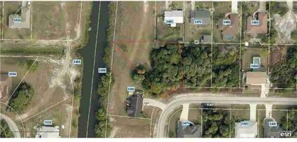 $24,900
North Port, Nearly one half acre centrally located off Price