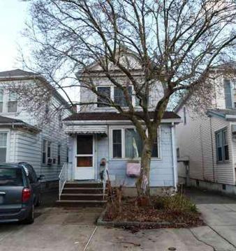 $250,000
Jersey City Three BR 1.5 BA, Located on a tree-lined