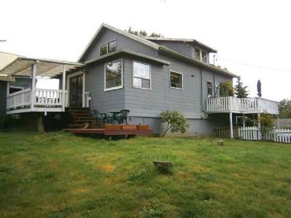 $250,000
North Bend 4BR 2BA, NORTH BEND BEAUTY! This Grandame is full