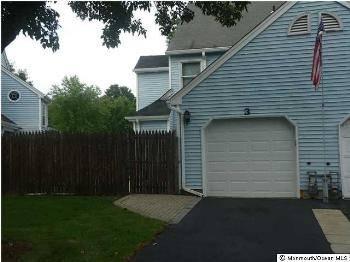 $252,000
Freehold 2BR 2BA, Really Well Maintained Semi-Attached home