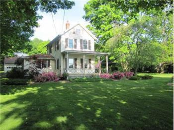 $259,000
Charming Classic Colonial - Updated with a large meticulously landscaped