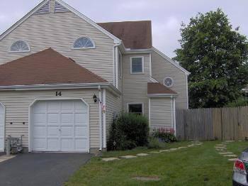 $259,900
Freehold, MOVE RIGHT IN TO THIS BEAUTIFUL 2 BR 2.5 BATH PLUS