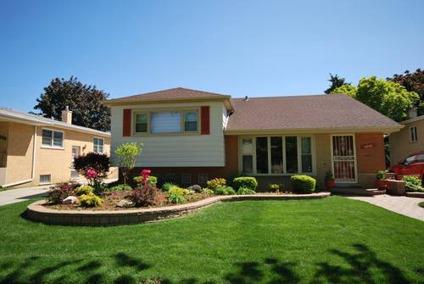 $259,900
Oak Lawn Homes for Sale Real Estate Property Houses - 2 Car Garage
