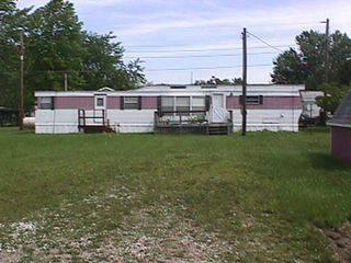 $25,000
Kewanna, 2 bedroom 1 bath mobile home on 2 lots with