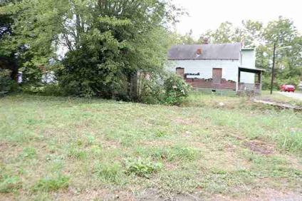$25,000
Middlesboro, #2396 - This is great little fixer upper and it