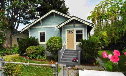 $263,500
Seattle, Darling 1919 farm house will captivate you with