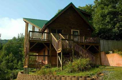 $265,000
Beautiful mountain cabin with great mountain views! You'll enjoy an incredible