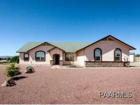 $265,000
Views abound from this beautiful home overlooking mountains & beauty.