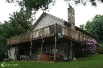 $269,000
Oakland 2BA, Cozy 3BR, 2-level chalet on 1 acre located in