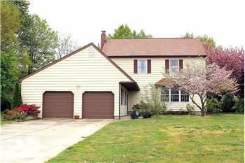 $269,900
Large Colonial in Woolwich!