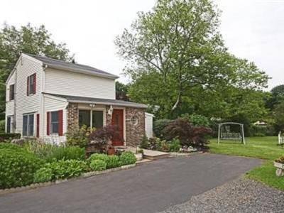$275,000
Beautiful home set on Parklike landscaped property