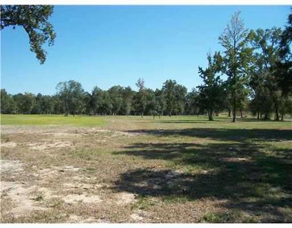 $275,000
Ponchatoula, Location, Location, Location! Great frontage on