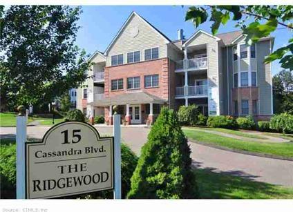 $275,000
West Hartford 2BR 2BA, IMMACULATE 3RD FLOOR END UNIT LOCATED