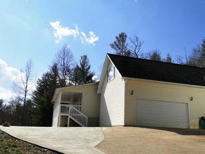 $279,000
GORGEOUS Mountain Home - 39 Marshwood Way Franklin NC Real Estate