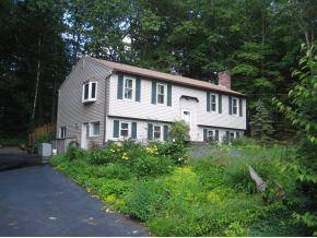 $279,000
Stratham 3BR 1.5BA, Great opportunity to live in one of 's