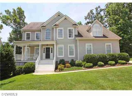 $279,500
Gorgeous Transitional Home Located in Hampton Park! Features 4 bedrooms