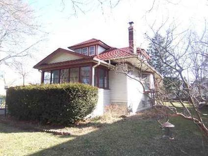 $279,900
1.5 Story, Bungalow - WESTERN SPRINGS, IL