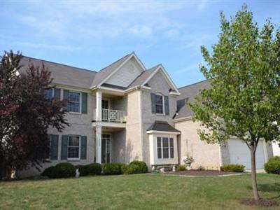$279,900
Spacious Sommerwood 4BR has Finished Basement