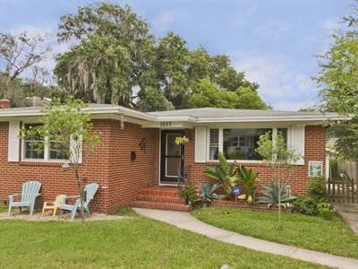 $279,900
Updated San Marco 3/2
