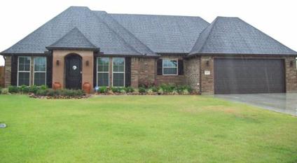 $280,000
Gorgeous home located in Sterling Ridge. This home features custom cabinetry