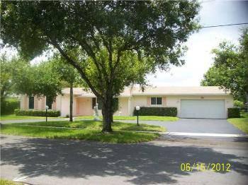$280,000
Plantation 3BR 2.5BA, Spacious, updated fully featured