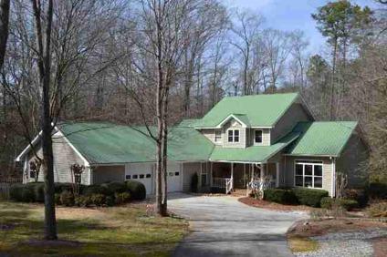 $284,500
This Lake Hartwell home is sited on a very private lot and has fantastic curb