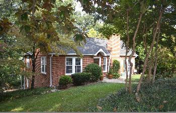 $284,900
Chattanooga, Charming 3 bedroom, 2 bath all brick home in