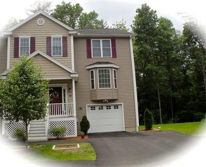 $289,900
3 bedroom Townhouse For Sale. Low condo Fee