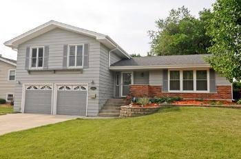 $289,900
Hoffman Estates 4BR 2.5BA, What a pretty home!