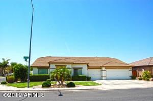 $289,900
Mesa 3BR 2BA, Situated on an Oversized N/S Corner Lot in the