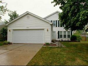 $289,900
Schaumburg, SPACIOUS 3BR/2.1BA W/ UPGRADES T-OUT!